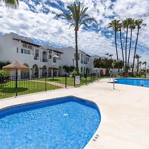 renovated-apartment-on-beachside-with-pool.hotelsinnerja.org/